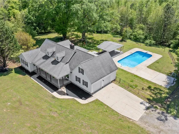 Luxury villa in Rego Park